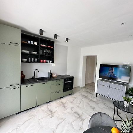 Olive View Apartment Брела Екстериор снимка