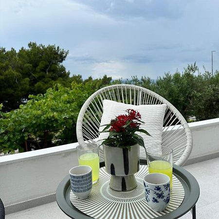 Olive View Apartment Брела Екстериор снимка