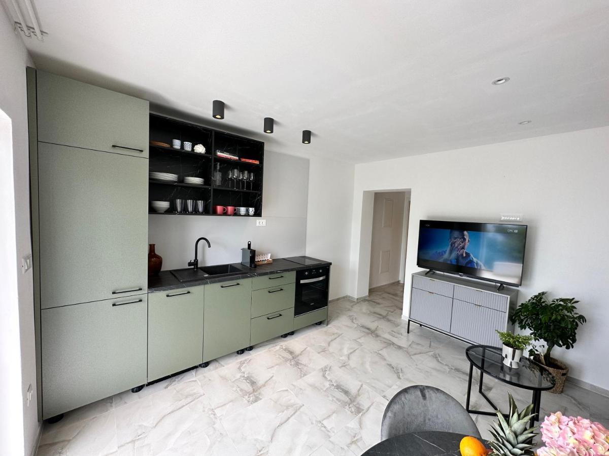 Olive View Apartment Брела Екстериор снимка