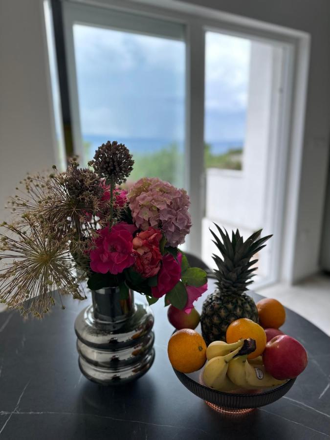 Olive View Apartment Брела Екстериор снимка