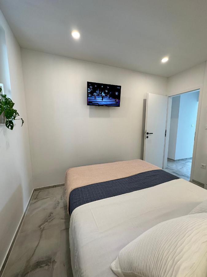 Olive View Apartment Брела Екстериор снимка