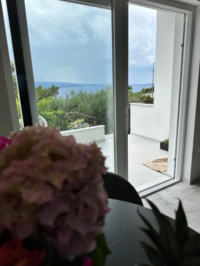 Olive View Apartment Брела Екстериор снимка
