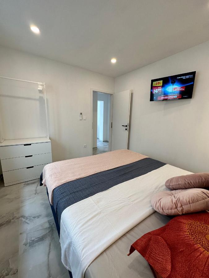Olive View Apartment Брела Екстериор снимка