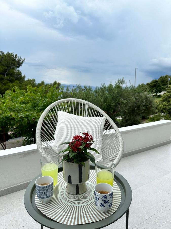 Olive View Apartment Брела Екстериор снимка