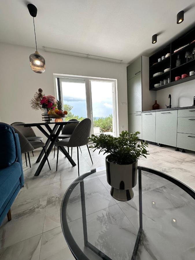 Olive View Apartment Брела Екстериор снимка