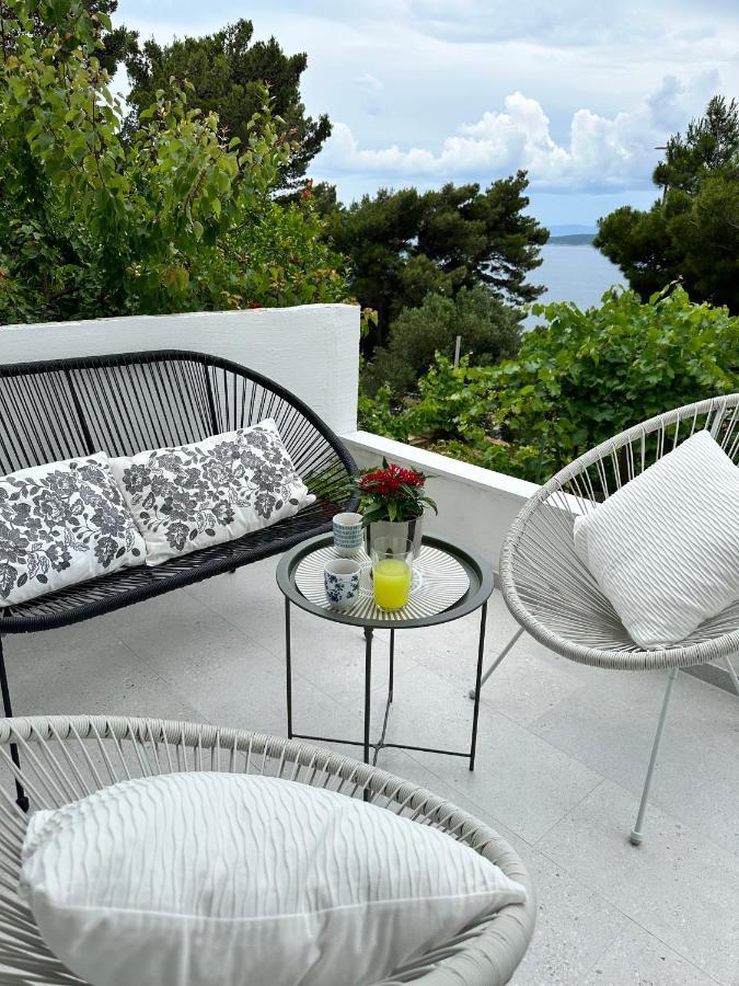 Olive View Apartment Брела Екстериор снимка