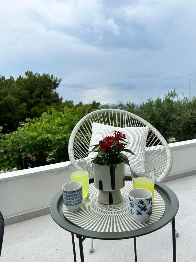Olive View Apartment Брела Екстериор снимка